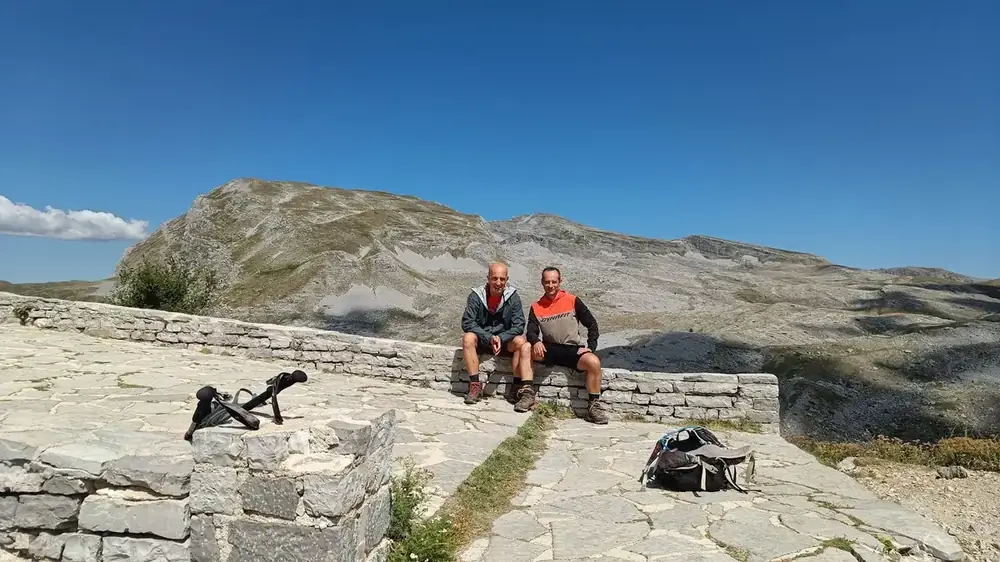 Στιγμή από πεζοπορική διαδρομή του 270 Hike Club